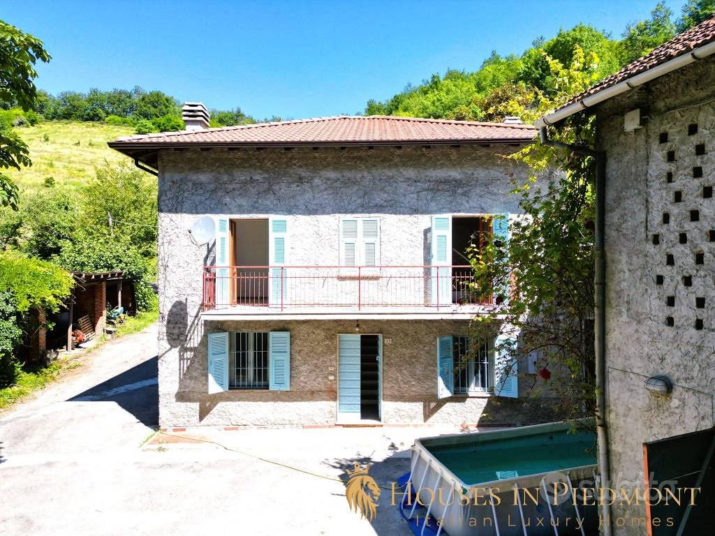 Rustico / Casale di 220 m² con più di 5 locali a R - Vista 5
