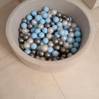 piscina con palline per bambini 