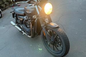 Triumph Street Twin 900 Ironstone - 2021