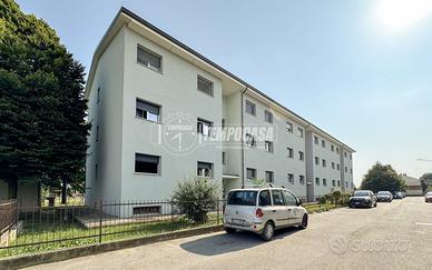 Ampio cinque locali, centro, Cambiano