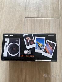 Fotocamera istantanea Instax mini 90 Neo Classic