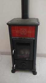 Stufa a legna marca Nordica mod. Dorella L8