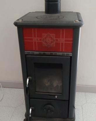 Stufa a legna marca Nordica mod. Dorella L8