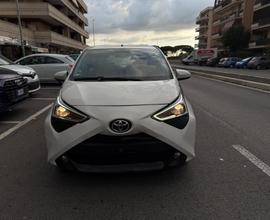 Toyota Aygo Connect 1.0 VVT-i 72 CV 5 porte x-fun 