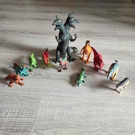 Lotto 11 dinosauri e animali preistorici misti

