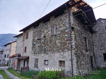 Rustico / Casale di 140 m² con 2 locali a Delebio
