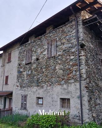 Rustico / Casale di 140 m² con 2 locali a Delebio