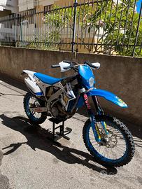 TM EN 250FI
