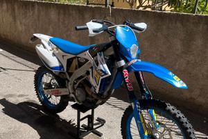 TM EN 250FI