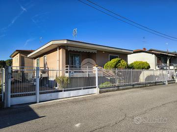 VILLA SINGOLA A MARCALLO CON CASONE