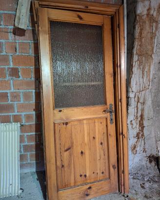 porte in legno massiccio con vetro