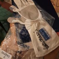 Guanto destro con firma di Valentina Vezzali