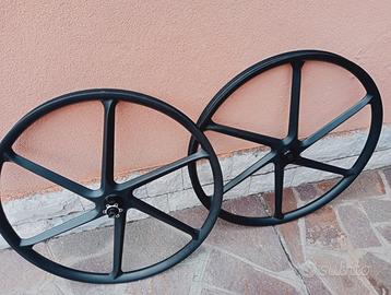 cerchi carbonio a razze NEXTIE