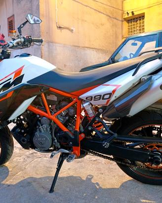 KTM 990 SMR ready to race