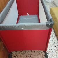 Culla pieghevole da campeggio con materasso