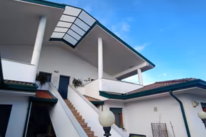 Miniappartamento arredato con ampie terrazze e ...