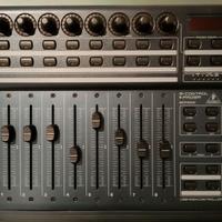 Controller Behringer BCF-2000