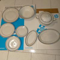 servizio piatti in fine porcellana 