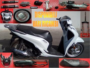HONDA SH 125i ANNO 2018 BIANCO x RICAMBI