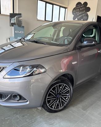 Lancia Ypsilon 1.0 FireFly Hybrid Gold - 2023