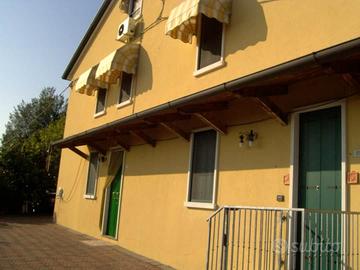 Monteviale con veduta panoramica