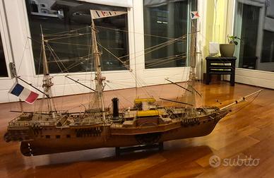 Fregata francese in legno L'Orenoque