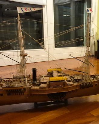 Fregata francese in legno L'Orenoque