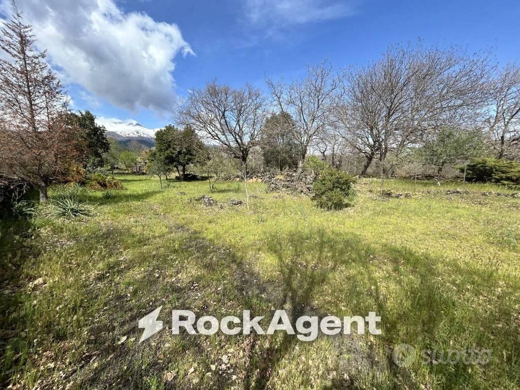 Terreno di 2368 m² a Belpasso - Vista 2