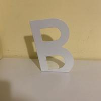 Reggilibri bianco con lettera B nuovo ikea