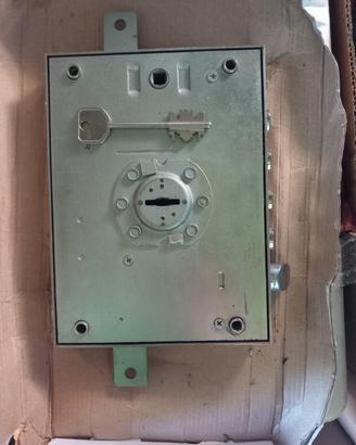 serratura per portone blindato 