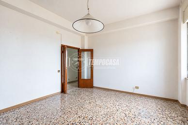 Appartamento con ascensore e garage in palazzina