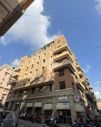 4 LOCALI A GENOVA