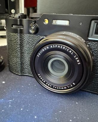 Fuji X100VI nuova + seconda batteria X100 Fujifilm