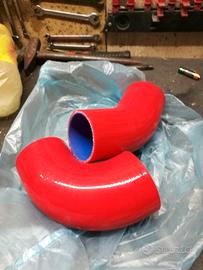 2 curve rosse al silicone per intercooler auto