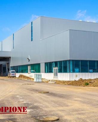Immobile di 1300 m² con 1 locale a Lonigo