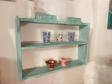 Scaffale shabby verde porta spezie o bicchieri