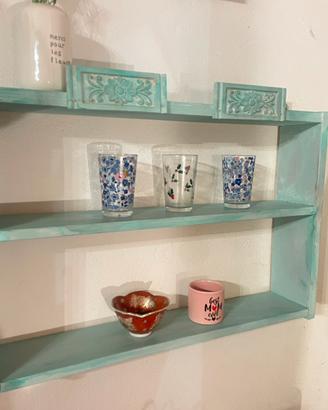 Scaffale shabby verde porta spezie o bicchieri