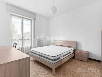 AMPIO TRILOCALE CON CUCINA ABITABILE, TRIPLA ESPOS