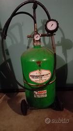 Gonfia gomme da Lt. 23 P con pistola e manometro.