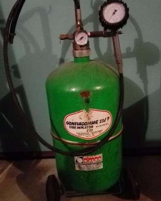 Gonfia gomme da Lt. 23 P con pistola e manometro.