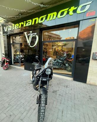 Brixton Crossfire 500 Storr anno 2025 VALERIANOMOT