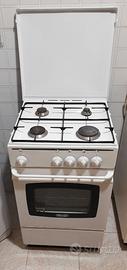 Cucina a gas 4 fuochi bianca marca De Longhi
