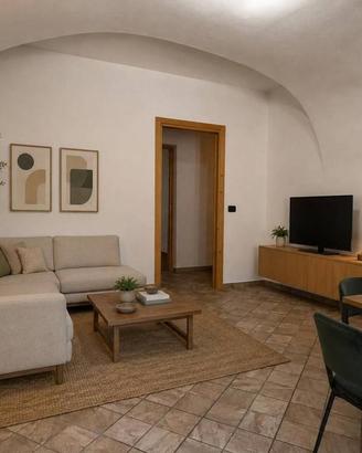Appartamento di 104 m² con 3 locali e box auto a V