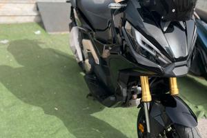 Xadv 750