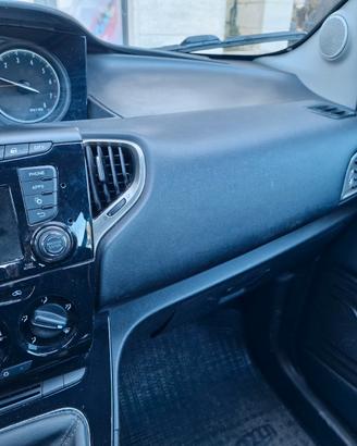 Lancia Y benzina Gpl casa madre