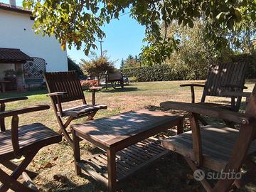 set di 4 poltroncine più tavolino in legno