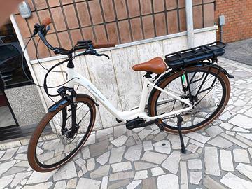 Bici pedalata assistita 28"  Adriatica New Age