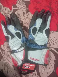 guanti da motociclisti 