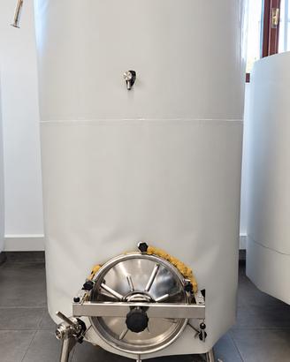 Serbatoi inox 304 refrigerati 1.200 L e 1.000 L