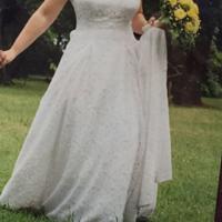 Abito da sposa in pizzo macrame